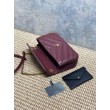 Borsa piccola YSL Saint Laurent Loulou trapuntata Borgogna