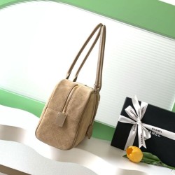 Replica di lusso Borsa Chanel 26S Maxi Bowling AS6211 scamosciata di vitello beige scuro Imitazioni Cloni Borsa Chanel 26S Maxi Bowling AS6211 scamosciata di vitello beige scuro firmate