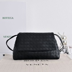 Cloni Borsa a tracolla Bottega Veneta Giorno Intrecciato nera firmate