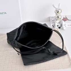 Replica di lusso Borsa a tracolla Bottega Veneta Giorno Intrecciato nera Imitazioni Cloni Borsa a tracolla Bottega Veneta Giorno Intrecciato nera firmate