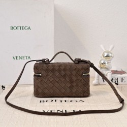 Replica di lusso Borse Beauty case Bottega Veneta trucco scamosciata caffè Imitazioni Cloni Borse Beauty case Bottega Veneta trucco scamosciata caffè firmate