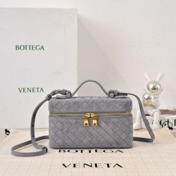 Cloni Borse Beauty case Bottega Veneta trucco scamosciata Grigio firmate