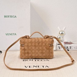 Replica di lusso Borse Beauty case Bottega Veneta trucco scamosciata Marrone Imitazioni Cloni Borse Beauty case Bottega Veneta trucco scamosciata Marrone firmate