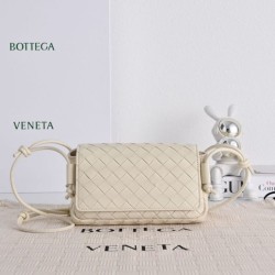 Cloni Borse Replica Alta Qualità a tracolla Notturno Intrecciato Bottega Veneta Bianco firmate