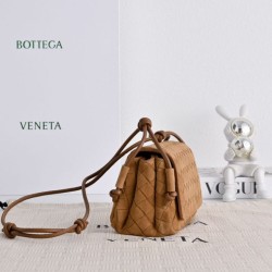 Replica di lusso Borse Firmate a tracolla Notturno Intrecciato Bottega Veneta Marrone scamosciato Imitazioni Cloni Borse Firmate Replica a tracolla Notturno Intrecciato Bottega Veneta Marrone scamosciato firmate