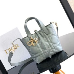 Replica di lusso Bora Pari all'originale replica Tote verticale piccolo Dior Toujours Blu Imitazioni Cloni Bora Pari all'originale replica Tote verticale piccolo Dior Toujours Blu firmate