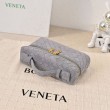 Borse Beauty case Bottega Veneta trucco scamosciata Grigio