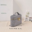 Borse Beauty case Bottega Veneta trucco scamosciata Grigio