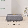 Borse Beauty case Bottega Veneta trucco scamosciata Grigio