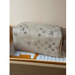 Pochette cosmetica Louis Vuitton con stampa a rilievo M26191 Pochette cosmetica Louis Vuitton con stampa a rilievo M26191