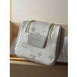 Pochette cosmetica Louis Vuitton con stampa a rilievo M26191 Pochette cosmetica Louis Vuitton con stampa a rilievo M26191