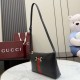 Replica di lusso Borse Imitazioni a tracolla piccola Gucci 867130 Horsebit Web Nero Imitazioni Cloni Borse Imitazioni a tracolla piccola Gucci 867130 Horsebit Web Nero firmate