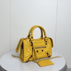 Replica di lusso Perfetta Balenciaga Le City Mini 24cm pelle di agnello stropicciata gialla Imitazioni Cloni Replica Perfetta Balenciaga Le City Mini 24cm pelle di agnello stropicciata gialla firmate