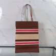 Borsa tote Miu Miu crochet rafia 5BG248 con ricami verticali Borsa tote Miu Miu crochet rafia 5BG248 con ricami verticali