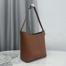 Replica di lusso Borse Alta Qualità a secchiello medio Dior Médaillon M1532 Marrone Imitazioni Cloni Borse Replica Alta Qualità a secchiello medio Dior Médaillon M1532 Marrone firmate