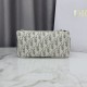 Replica di lusso Pochette Dior Oblique Bow Chain S2504 beige/grigio Imitazioni Cloni Pochette Dior Oblique Bow Chain S2504 beige/grigio firmate