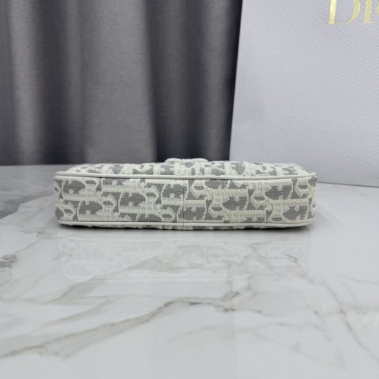 Replica di lusso Pochette Dior Oblique Bow Chain S2504 beige/grigio Imitazioni Cloni Pochette Dior Oblique Bow Chain S2504 beige/grigio firmate