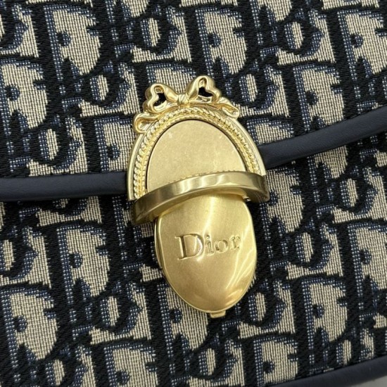 Replica di lusso Borse Imitazioni a tracolla Dior Médaillon M3920 Oblique Blu Imitazioni Cloni Borse Imitazioni a tracolla Dior Médaillon M3920 Oblique Blu firmate