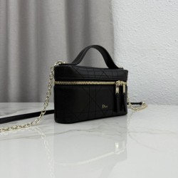 Replica di lusso Imitazioni borse griffate a mano Dior Trianon Soft Vanity Mini Chain S4613 Nera Imitazioni Cloni Imitazioni borse griffate a mano Dior Trianon Soft Vanity Mini Chain S4613 Nera firmate