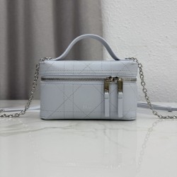 Cloni Borsa Replica 1:1 a mano Dior Trianon Soft Vanity Mini Chain S4613 Blu firmate
