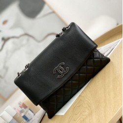 Cloni Borse Replica Alta Qualità Chanel trapuntata media con tracolla a catena nero firmate