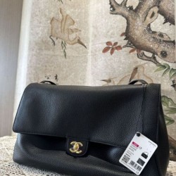 Cloni Borsa Chanel Souplissimo Maxi Flap AS6233 Nera firmate