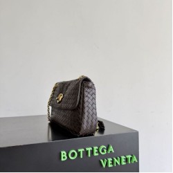 Replica di lusso Borse Imitazioni a tracolla Madison di Bottega Veneta intrecciata Borgogna Imitazioni Cloni Borse Imitazioni a tracolla Madison di Bottega Veneta intrecciata Borgogna firmate