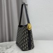 Borsa a secchiello medio Dior Médaillon M1532 Dior Oblique blu