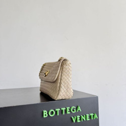 Borsa a spalla Bottega Veneta Madison Intrecciato Ecru-Muse