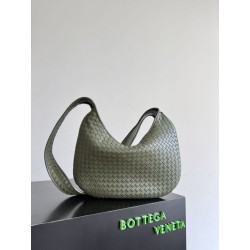 Bora Pari all'originale replica hobo da uomo di Bottega Veneta Veneto