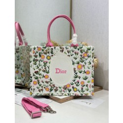 Borse Firmate Replica tote Dior Book multicolore con ricamo Daisy Garden e manico rosa