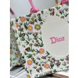 Borse Firmate Replica tote Dior Book multicolore con ricamo Daisy Garden e manico rosa