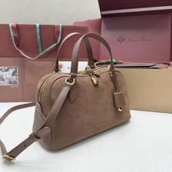 Replica di lusso Perfetta a tracolla piccola Loro Piana scamosciata marrone lama Imitazioni Cloni Replica Perfetta a tracolla piccola Loro Piana scamosciata marrone lama firmate