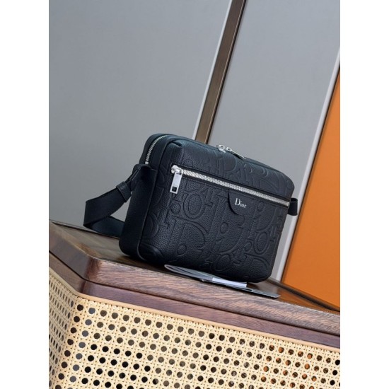 Sito Replica Borsa a tracolla Dior Rider con cerniera Nero Imitazioni Replica perfette Borsa a tracolla Dior Rider con cerniera Nero