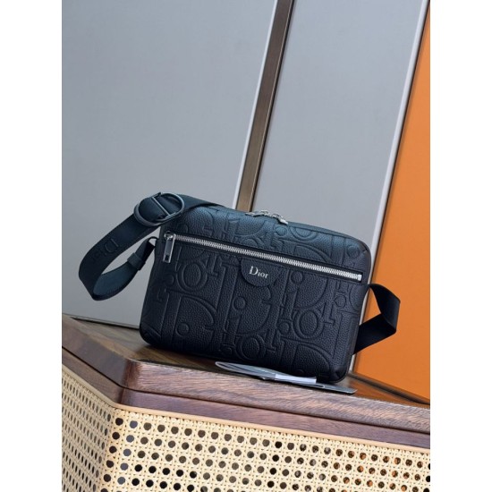 Sito Replica Borsa a tracolla Dior Rider con cerniera Nero Imitazioni Replica perfette Borsa a tracolla Dior Rider con cerniera Nero
