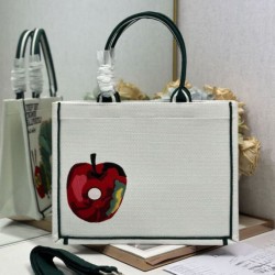 Sito Replica Borsa shopping Dior Book Tote con design a bruco e tracolla Imitazioni Replica perfette Borsa shopping Dior Book Tote con design a bruco e tracolla