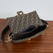 Borsa Fendi Medio Baguette tessuto jacquard FF marrone