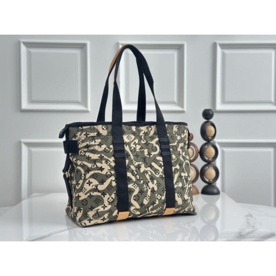 Sito Replica Borsa shopping Louis Vuitton con stampa mimetica M95783 Imitazioni Replica perfette Borsa shopping Louis Vuitton con stampa mimetica M95783