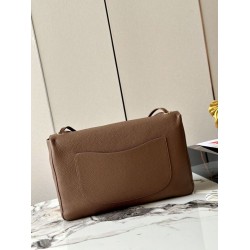 Borsa Chanel AS6233 Souplissimo Maxi Flap marrone