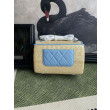 Borsa a tracolla classica Chanel 26C AS6017 rafia blu Borsa a tracolla classica Chanel 26C AS6017 rafia blu