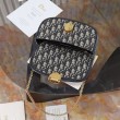 Borsa a tracolla piccola Dior Médaillon M3921 con patta e catena