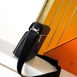Sito Replica Borse Imitazioni a tracolla Hermes Messenger 7062 uomo Nera Imitazioni Replica perfette Borse Imitazioni a tracolla Hermes Messenger 7062 uomo Nera