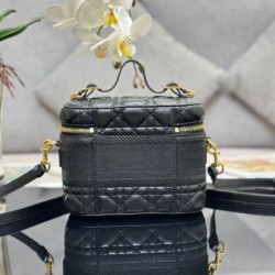 Sito Replica Beauty case DiorTravel S5488 nero Imitazioni Replica perfette Beauty case DiorTravel S5488 nero
