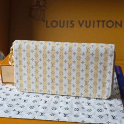 Sito Replica Portafoglio Louis Vuitton Stamp Zippy M28463 Giallo Imitazioni Replica perfette Portafoglio Louis Vuitton Stamp Zippy M28463 Giallo