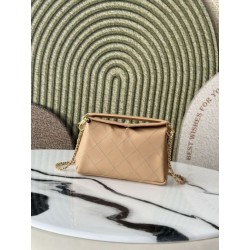 Borsa a tracolla Chanel 26S AS6255 CC con manico superiore giallo terra