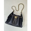 Borsa Replica 1:1 Chanel piccola 25 AS5631 Hobo con design traforato nera