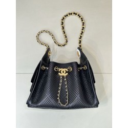 Borsa Replica 1:1 Chanel piccola 25 AS5631 Hobo con design traforato nera
