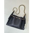 Borsa Replica 1:1 Chanel piccola 25 AS5631 Hobo con design traforato nera