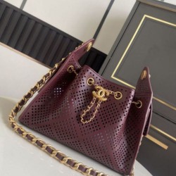 Sito Replica Borsa Chanel 26 hobo con intagli AS5631 Borgogna Imitazioni Replica perfette Borsa Chanel 26 hobo con intagli AS5631 Borgogna