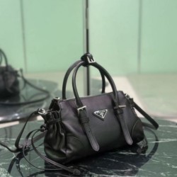 Sito Replica Borsa a tracolla Prada Mini Bonnie 1BA499 nera Imitazioni Replica perfette Borsa a tracolla Prada Mini Bonnie 1BA499 nera
